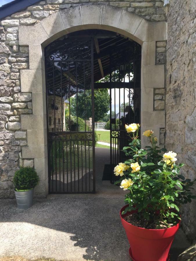 Villa Ferme De La Fontaine Bayeux Exterior foto